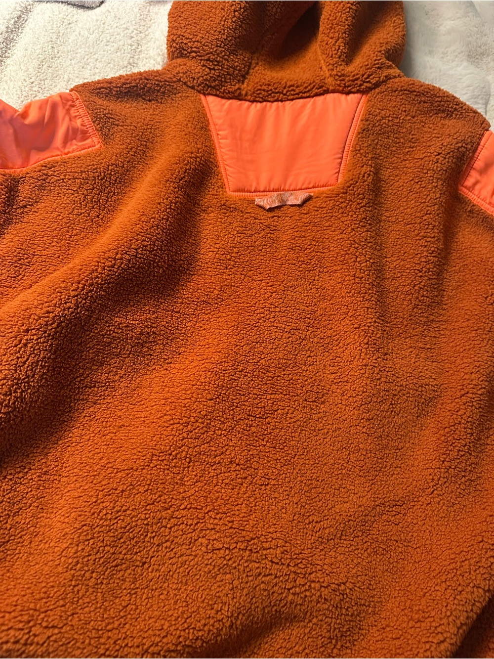 FP MOVEMENT Lead The Pack Teddy Pullover Neon Coral Toasted Coconut - Picture 7 of 9